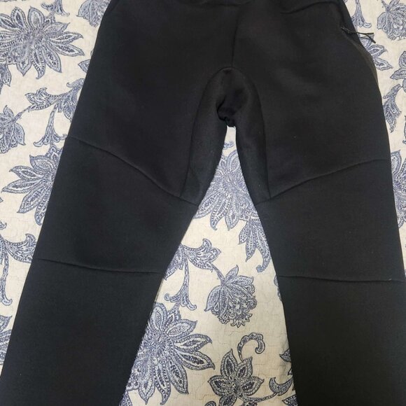 NEW Black Nike Tech 2nd gen (old season) - Picture 3 of 3